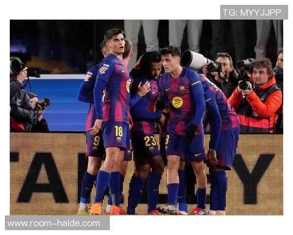 巴萨全力以赴迎战赫罗纳莱万卡萨多巴尔德携手出镜展现决心